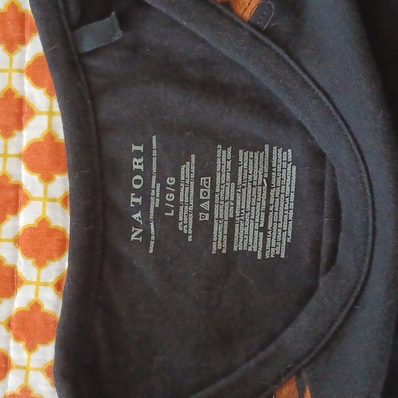 Natori Long Sleeved T-shirt, Cheetah Print Sleeves - Picture 4 of 5